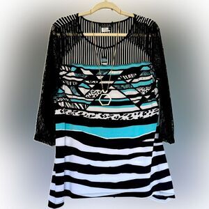 City Girl abstract top with silver detailing!